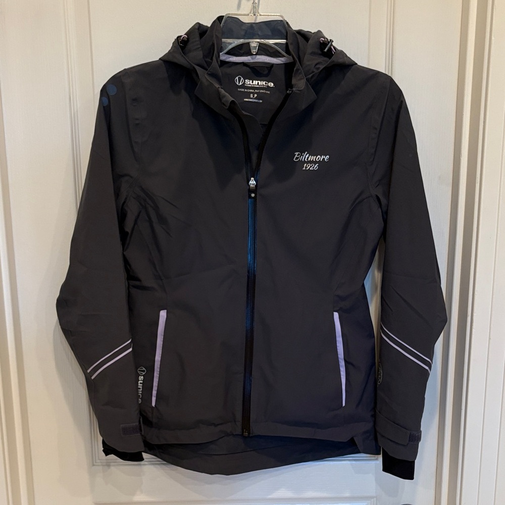 Sunice Women's Small Raincoat Dark Gray Biltmore Resort Zephal Logo S Max Hooded